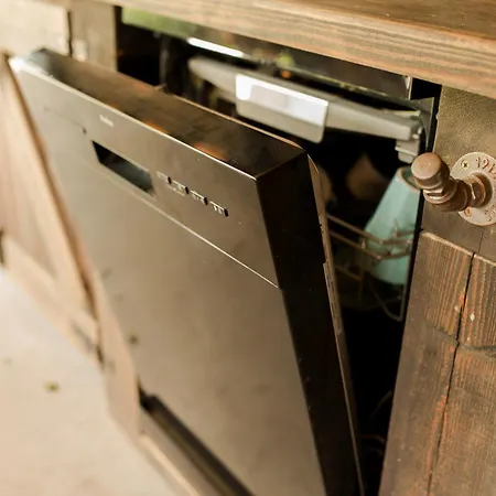 Szept Oberlandu - Boutique, Luxury In Liva Park Liwa