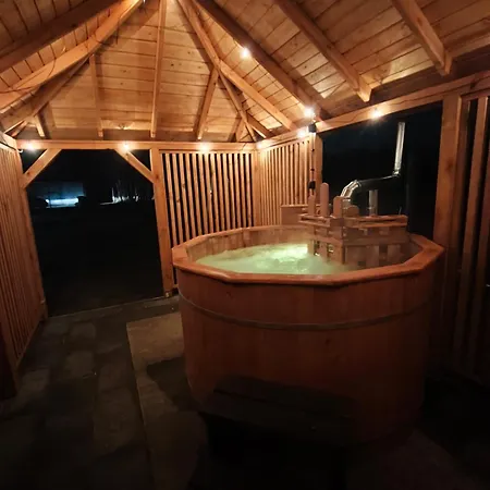 Luxury In Liva Park - Dostep Do Basenu, Caloroczne Jacuzzi, Grill, Prywatny Ogrodzony Teren * Liwa