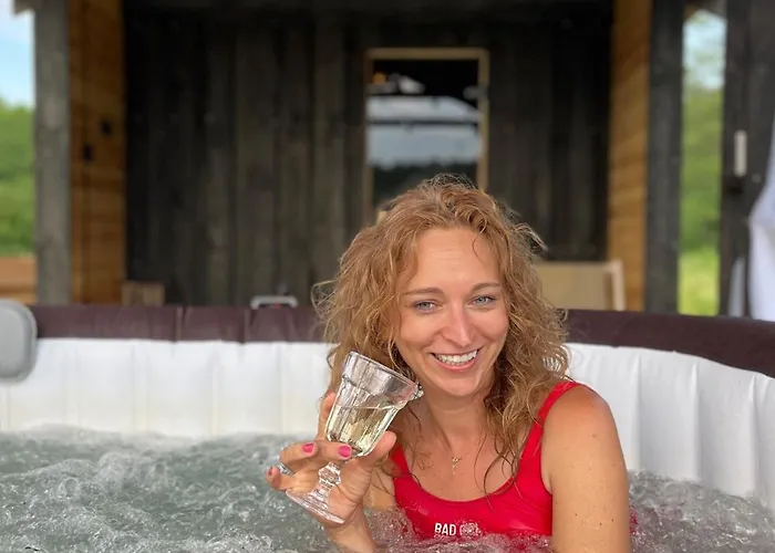 Szept Oberlandu - Boutique, Luxury In Liva Park Apartament Liwa