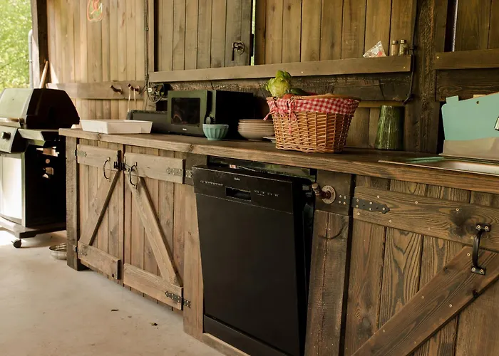 Szept Oberlandu - Boutique, Luxury In Liva Park Liwa